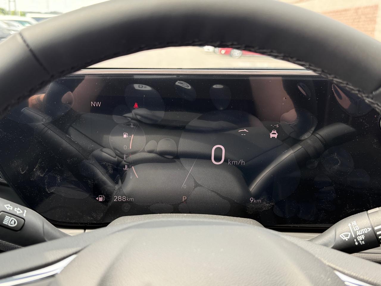 2025 Buick Envista Avenir 1.2L 3CYL WITH REMOTE START/ENTRY, HEATED SEATS, HEATED STEERING WHEEL, SUNROOF, POWER LIFTGATE, ANDROID AUTO AND APPLE CARPLAY Photo