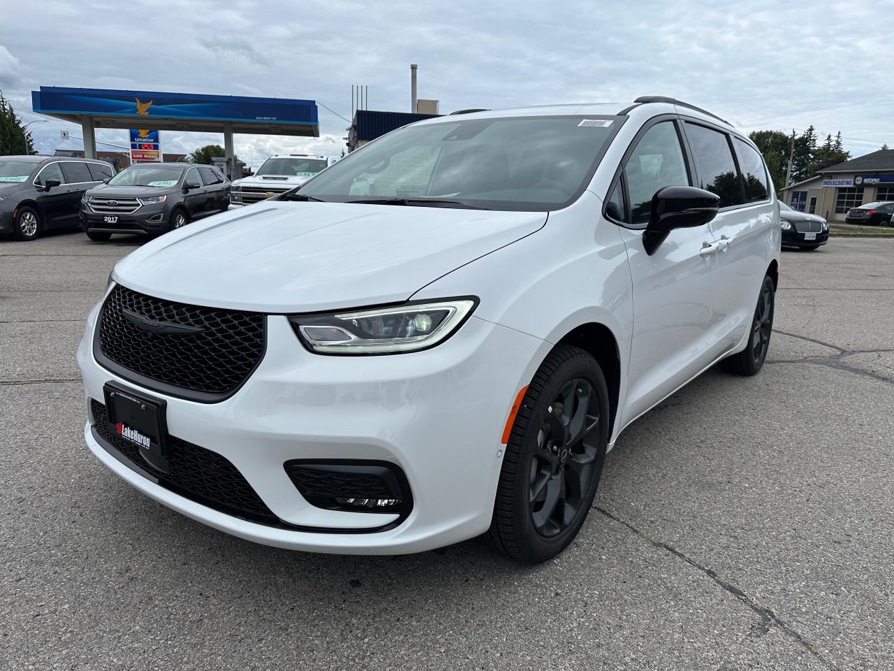 2026 Chrysler Pacifica Limited Photo