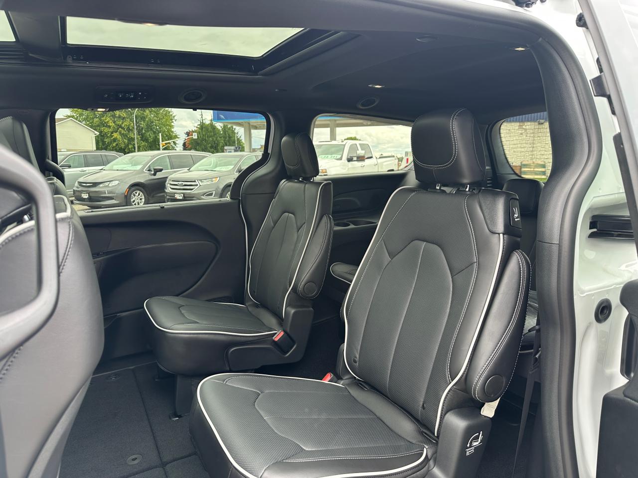 2026 Chrysler Pacifica Limited Photo