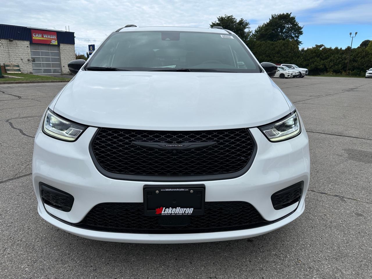 2026 Chrysler Pacifica Limited Photo