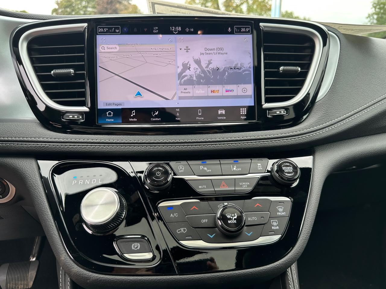 2026 Chrysler Pacifica Limited Photo