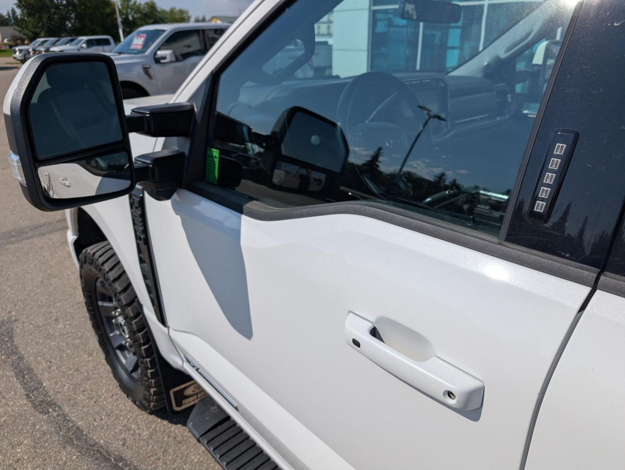 2023 Ford F-250 Super Duty SRW Lariat Photo5