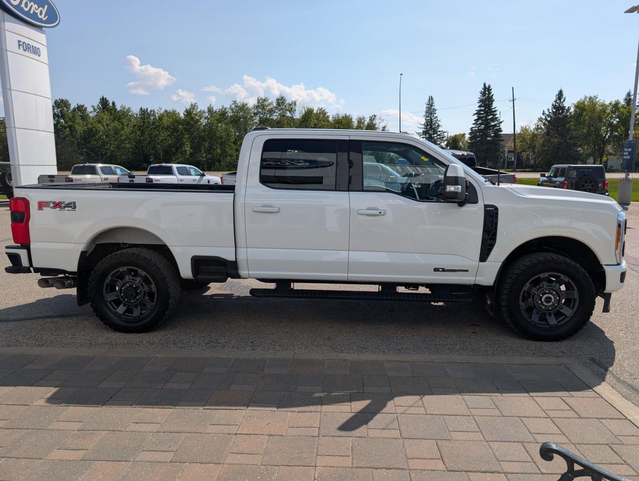 2023 Ford F-250 Super Duty SRW Lariat Photo4