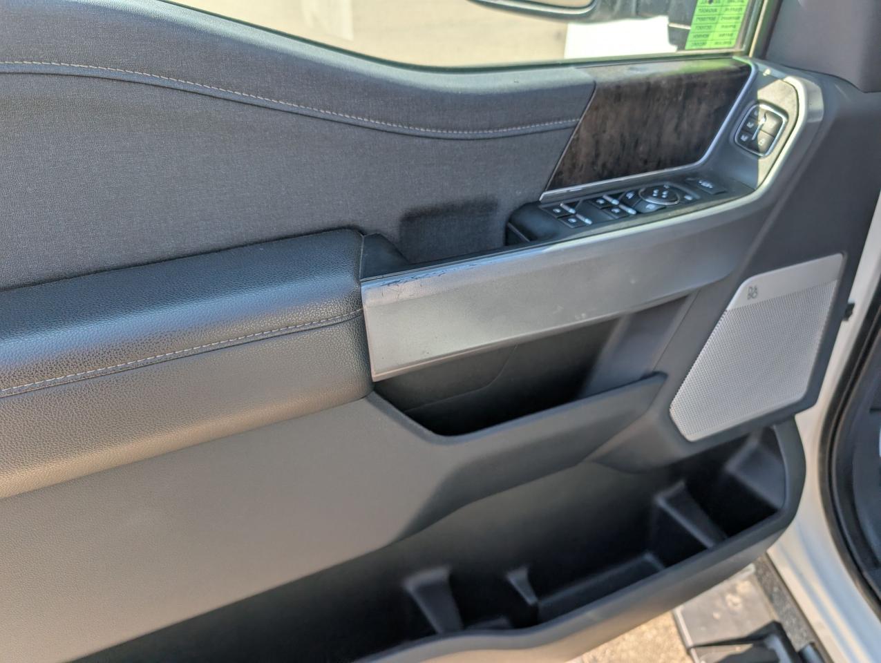 2023 Ford F-250 Super Duty SRW Lariat Photo5