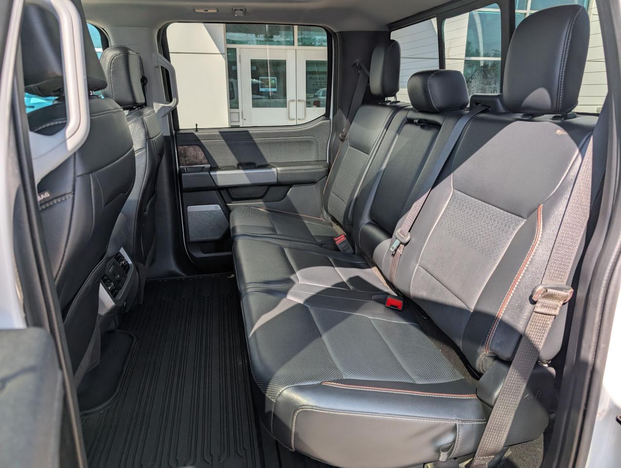2023 Ford F-250 Super Duty SRW Lariat Photo5