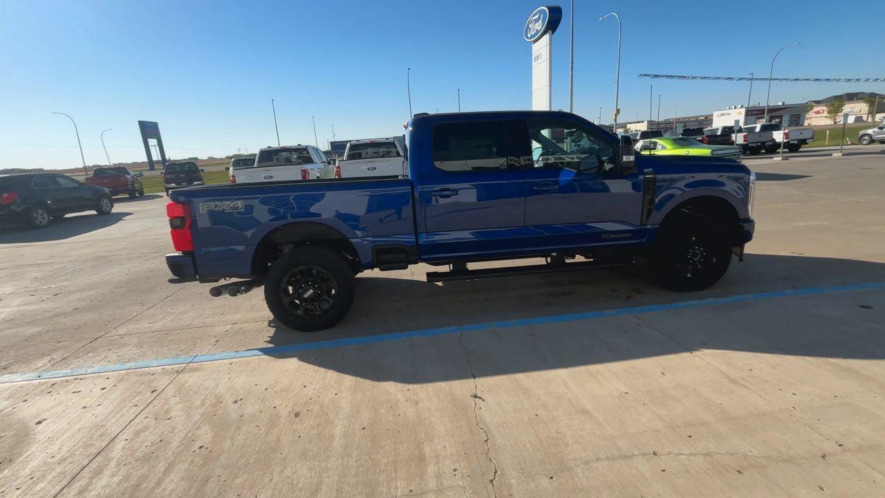 2026 Ford F-350 Super Duty SRW LARIAT 4WD CREW CAB 6.75' BOX Photo5