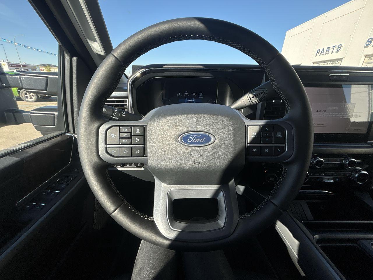 2026 Ford F-350 Super Duty SRW LARIAT 4WD CREW CAB 6.75' BOX Photo5