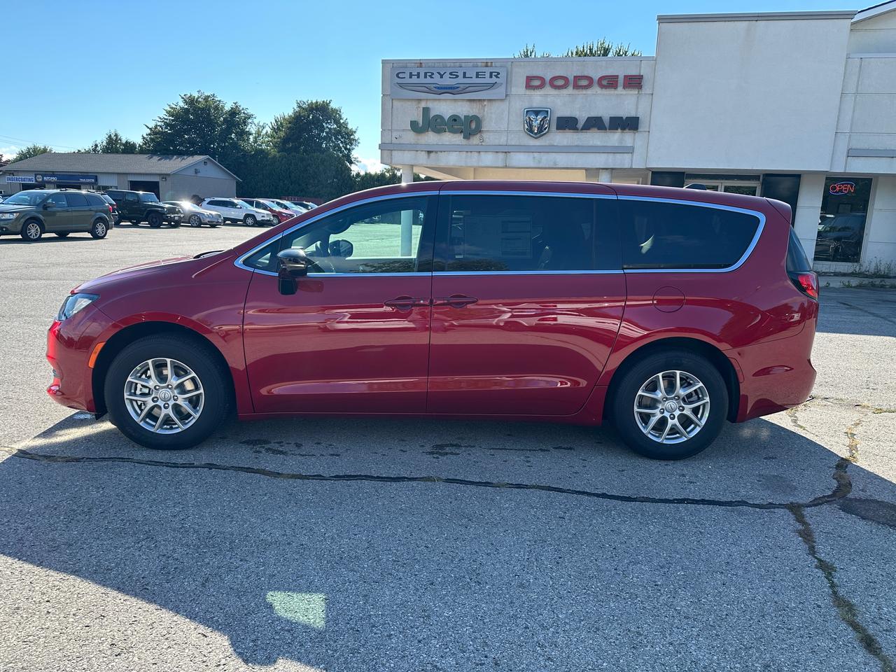 2026 Dodge Grand Caravan SXT Photo