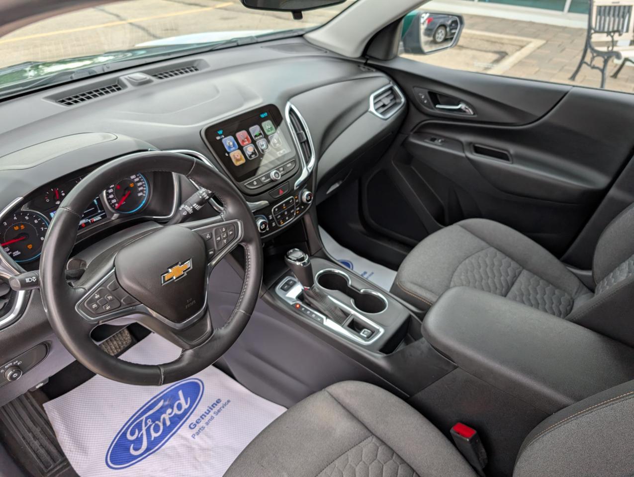 2018 Chevrolet Equinox LT Photo5