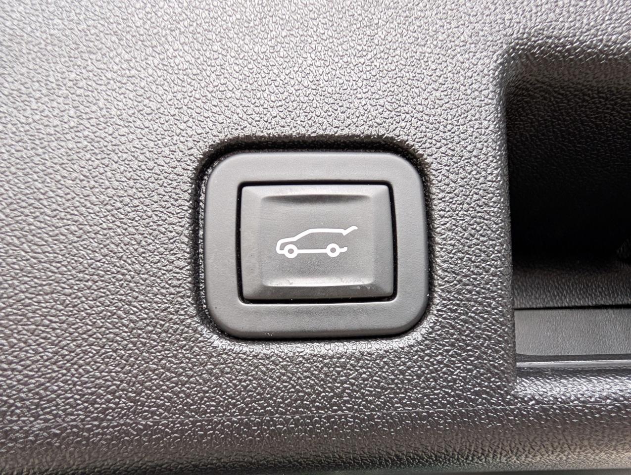 2018 Chevrolet Equinox LT Photo5