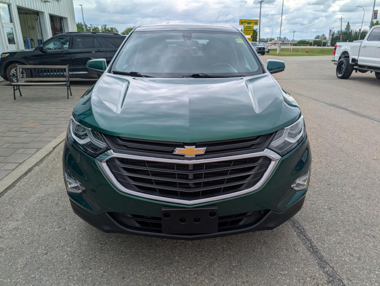 2018 Chevrolet Equinox LT Photo2