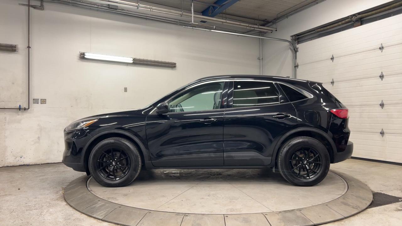 2020 Ford Escape SE AWD| HTD SEATS| CARPLAY| NAV| REAR CAM Photo4