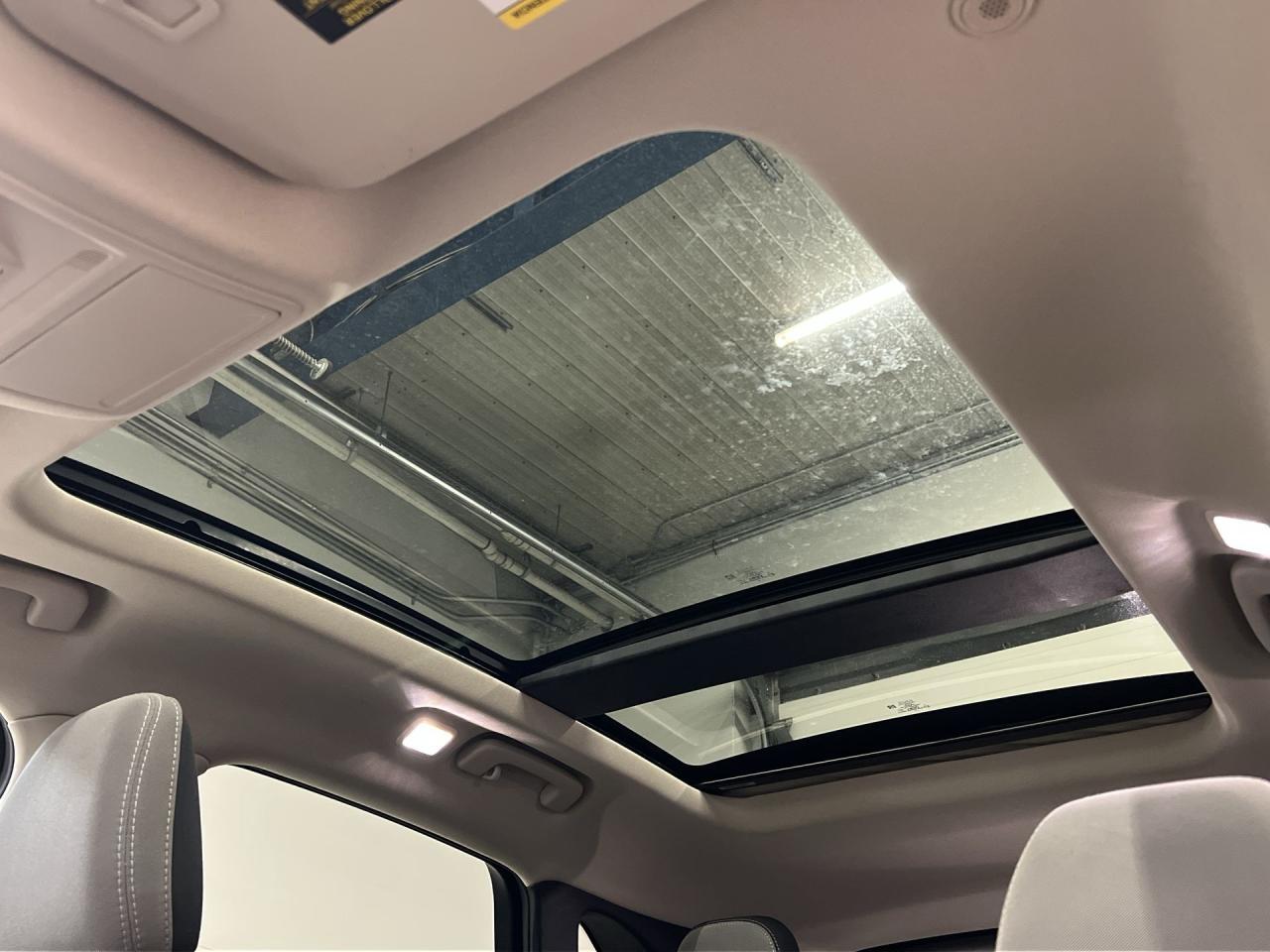 2020 Ford Escape SE AWD| HTD SEATS| CARPLAY| NAV| REAR CAM Photo