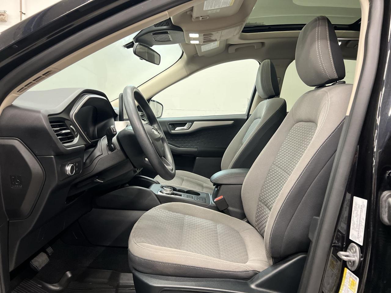 2020 Ford Escape SE AWD| HTD SEATS| CARPLAY| NAV| REAR CAM Photo