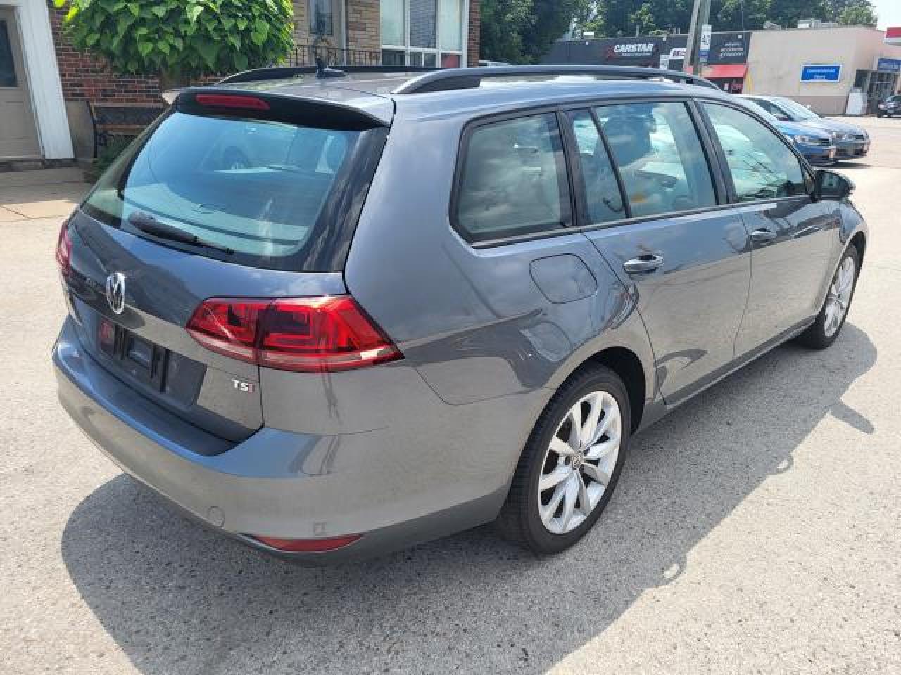 2017 Volkswagen Golf Sportwagen Trendline Photo3