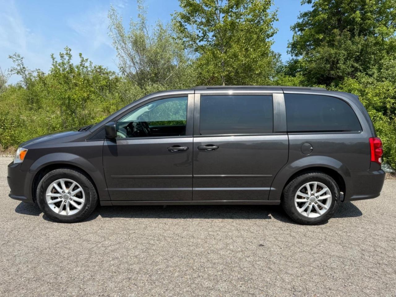2017 Dodge Grand Caravan SXT |STOW N GO|BACK-UP CAM|REMOTE STARTER|REAR ENTERTAINMENT SYSTEM| - Photo #3
