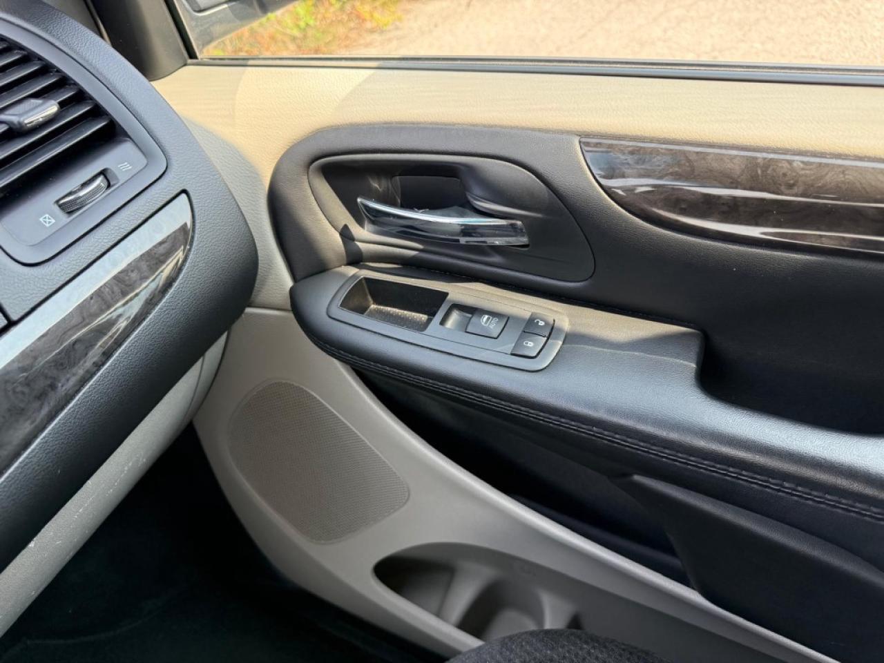 2017 Dodge Grand Caravan SXT |STOW N GO|BACK-UP CAM|REMOTE STARTER|REAR ENTERTAINMENT SYSTEM| - Photo #26