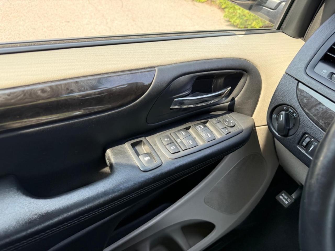 2017 Dodge Grand Caravan SXT |STOW N GO|BACK-UP CAM|REMOTE STARTER|REAR ENTERTAINMENT SYSTEM| - Photo #29
