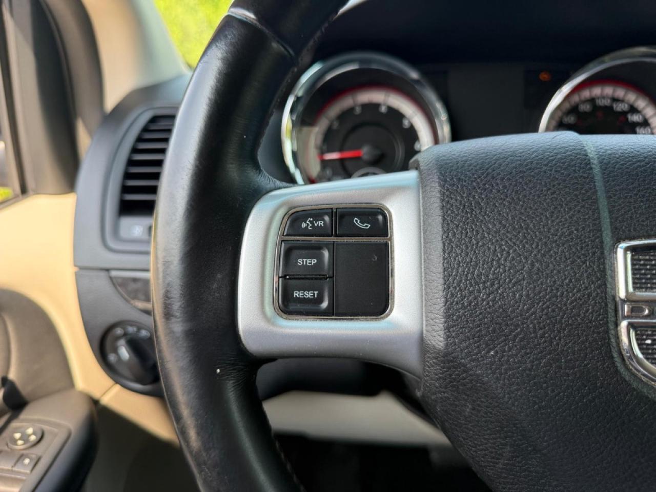 2017 Dodge Grand Caravan SXT |STOW N GO|BACK-UP CAM|REMOTE STARTER|REAR ENTERTAINMENT SYSTEM| - Photo #30