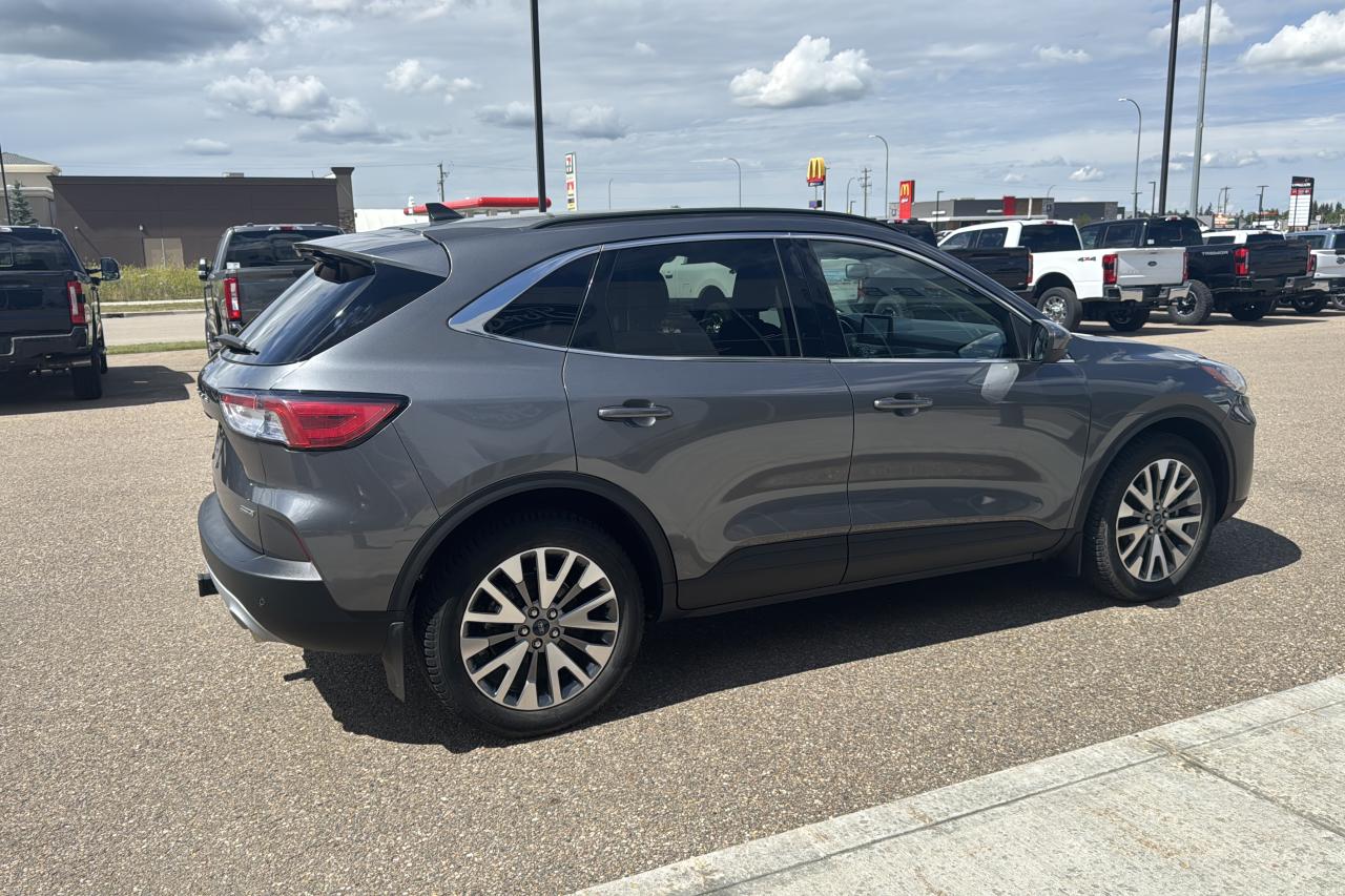2022 Ford Escape TITANIUM HYBRID AWD Photo5