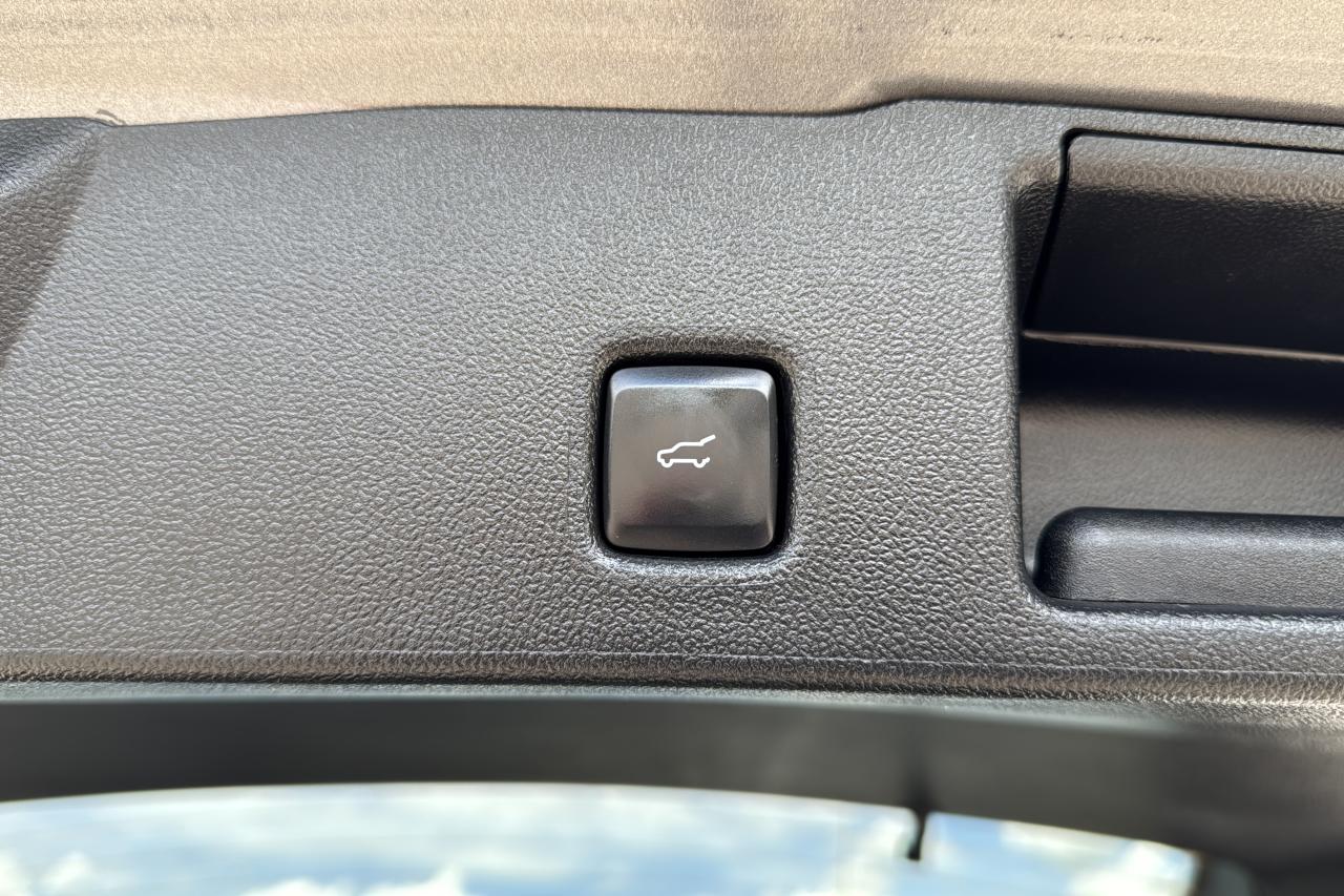 2022 Ford Escape TITANIUM HYBRID AWD Photo5