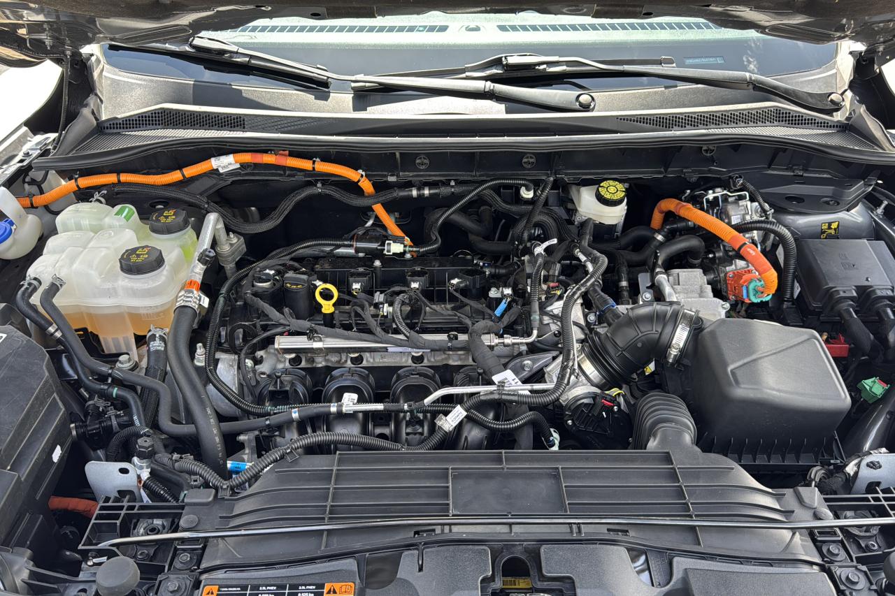 2022 Ford Escape TITANIUM HYBRID AWD Photo5