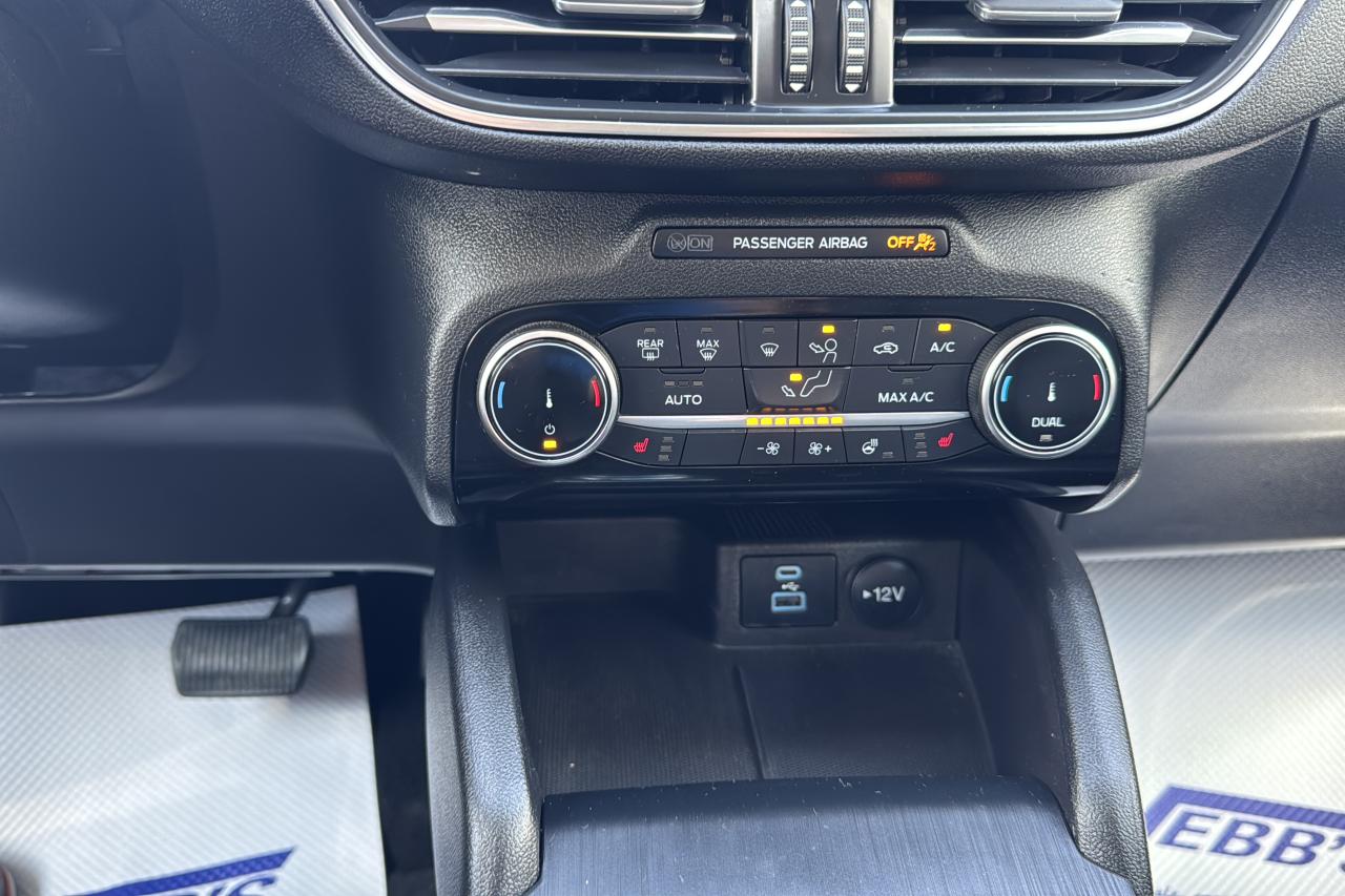 2022 Ford Escape TITANIUM HYBRID AWD Photo5