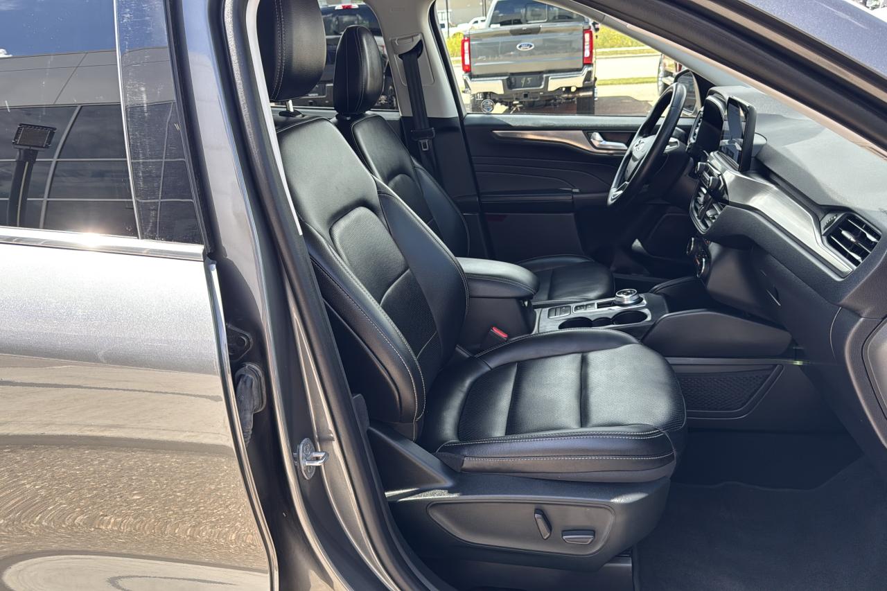 2022 Ford Escape TITANIUM HYBRID AWD Photo5