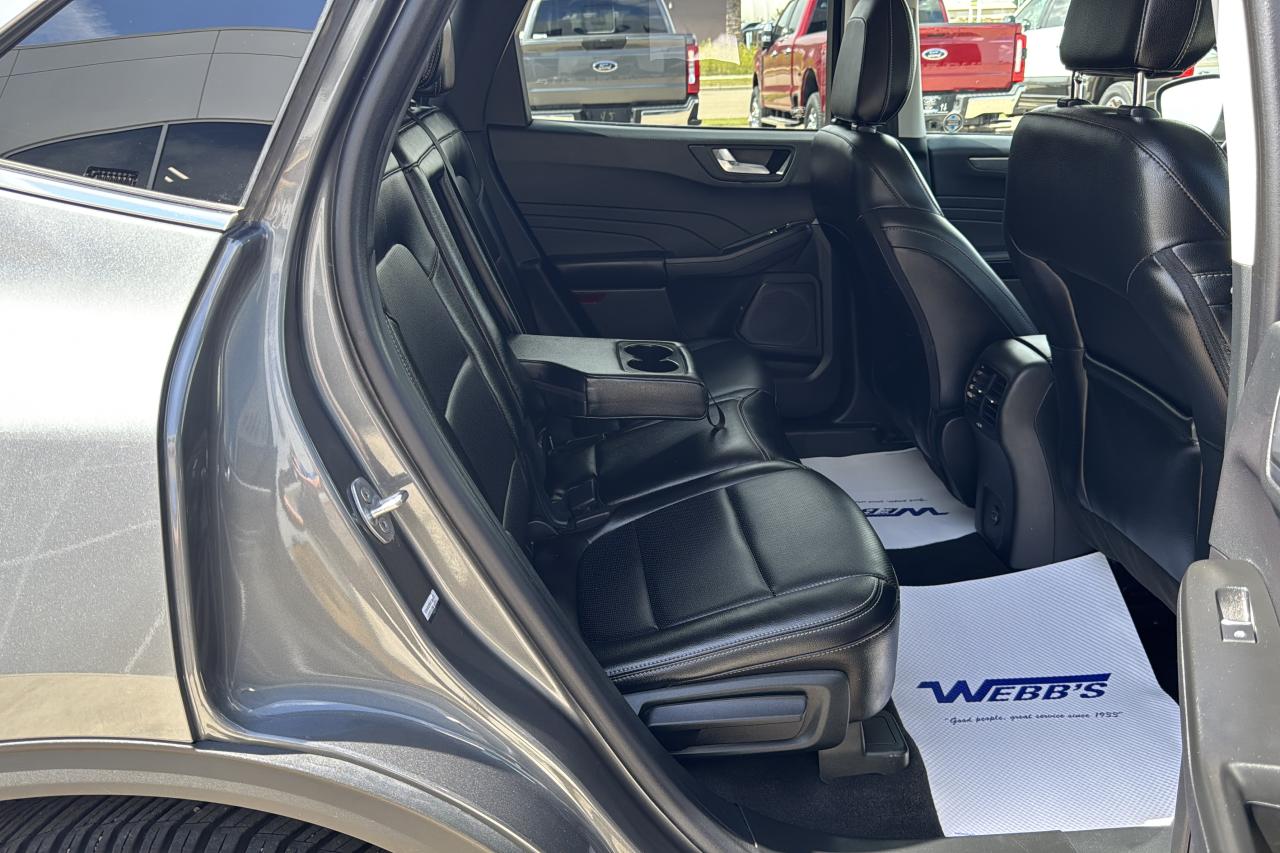 2022 Ford Escape TITANIUM HYBRID AWD Photo5
