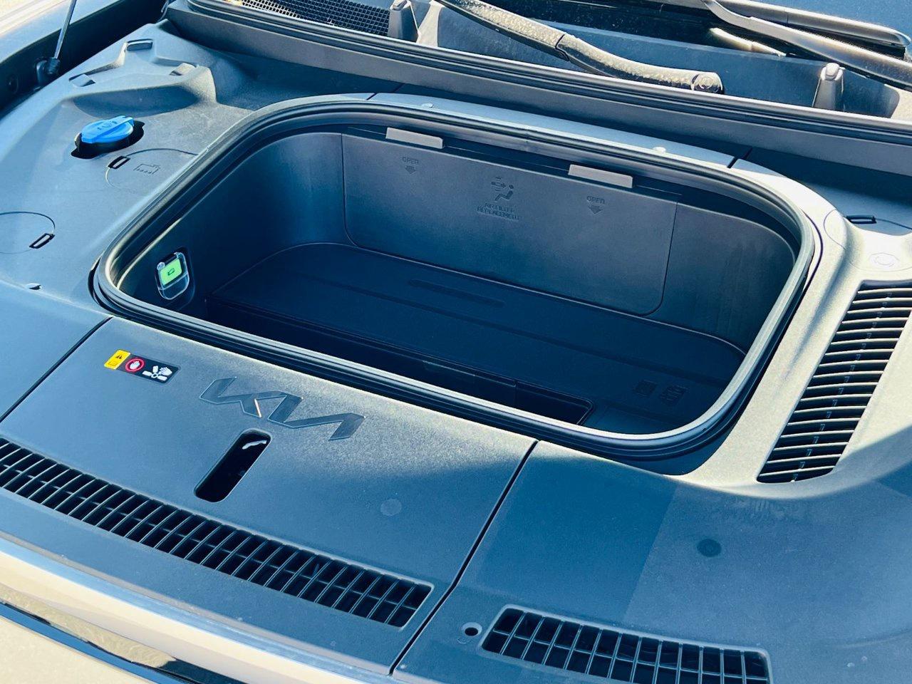 2026 Kia EV9 Land AWD w/ Premium Package Photo