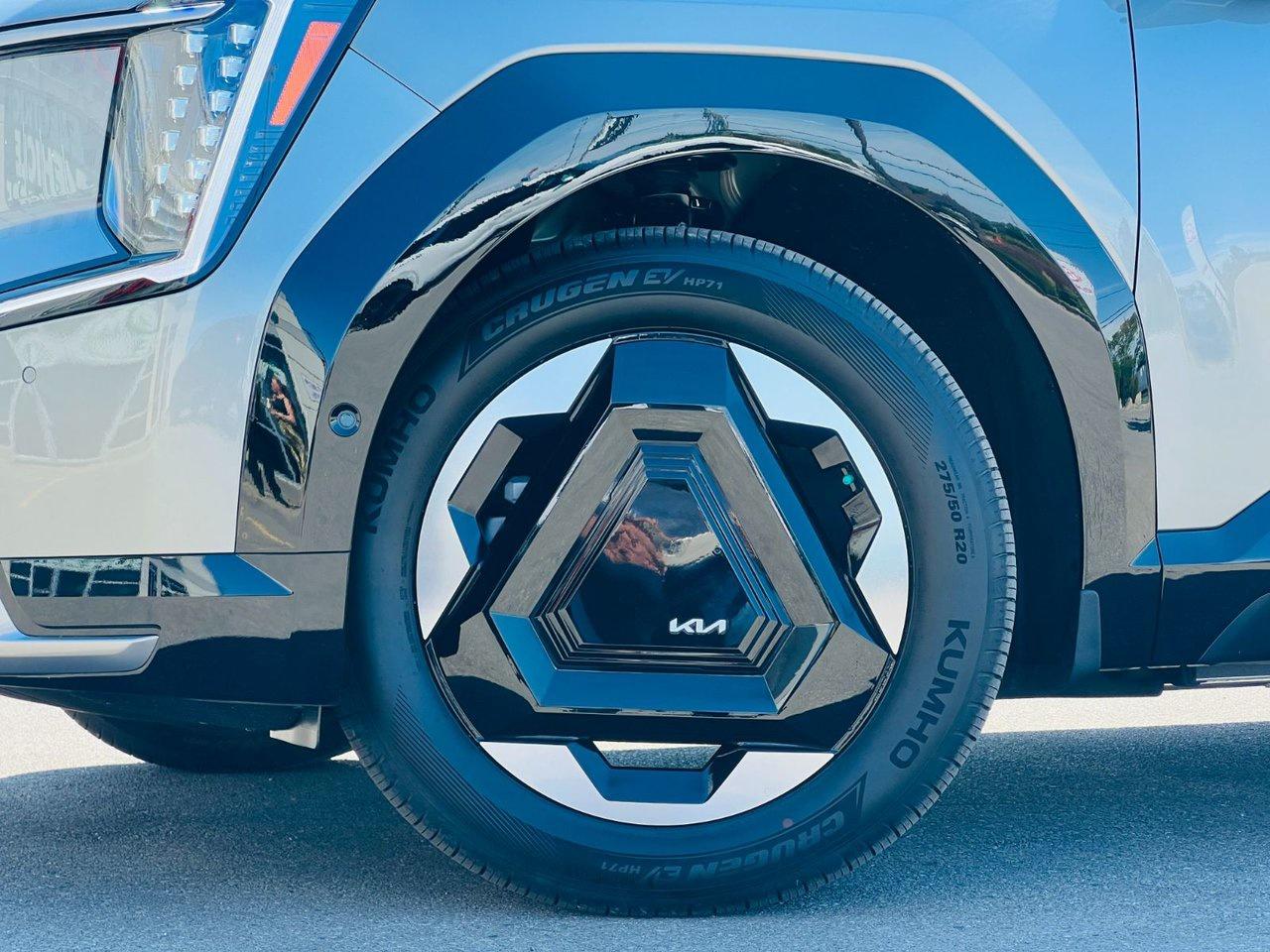 2026 Kia EV9 Land AWD w/ Premium Package Photo