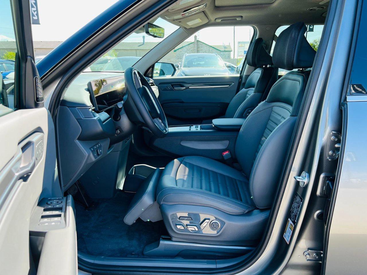 2026 Kia EV9 Land AWD w/ Premium Package Photo