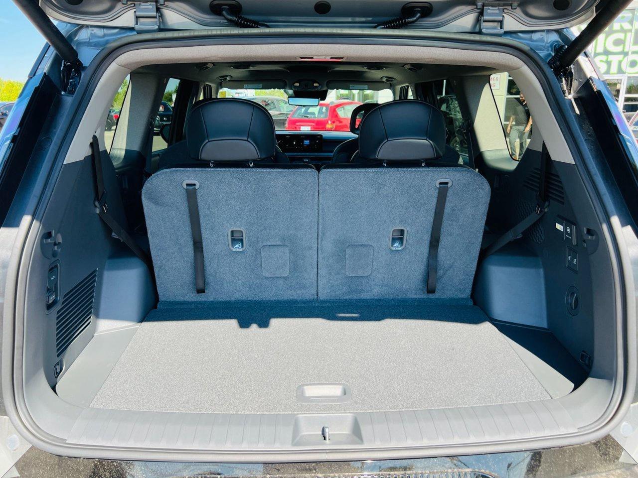 2026 Kia EV9 Land AWD w/ Premium Package Photo