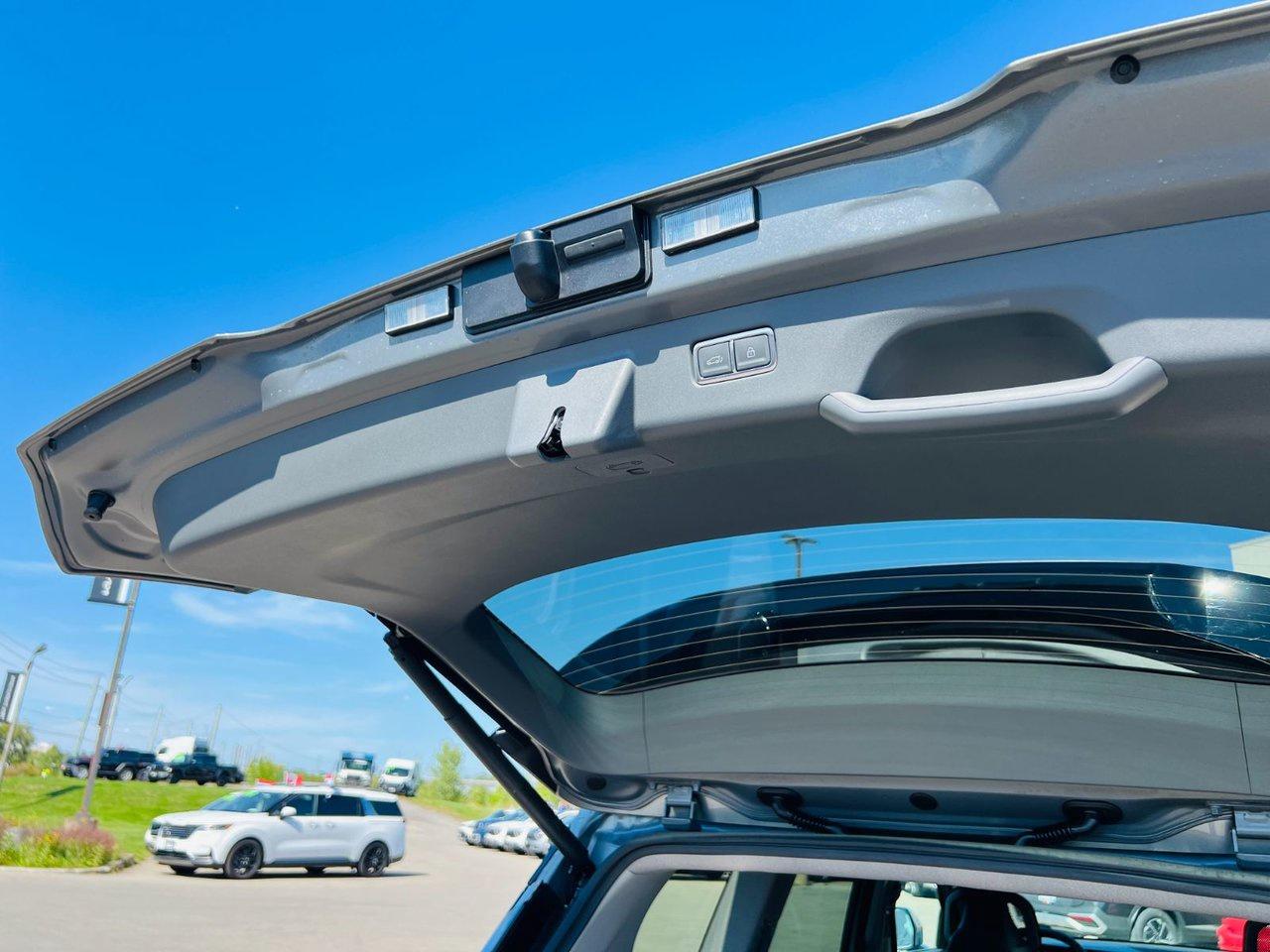 2026 Kia EV9 Land AWD w/ Premium Package Photo