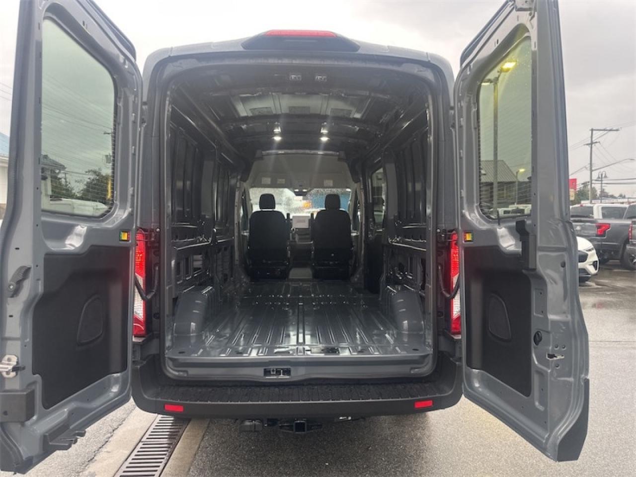 2025 Ford Transit Cargo Van Base  - Tow Package Photo5