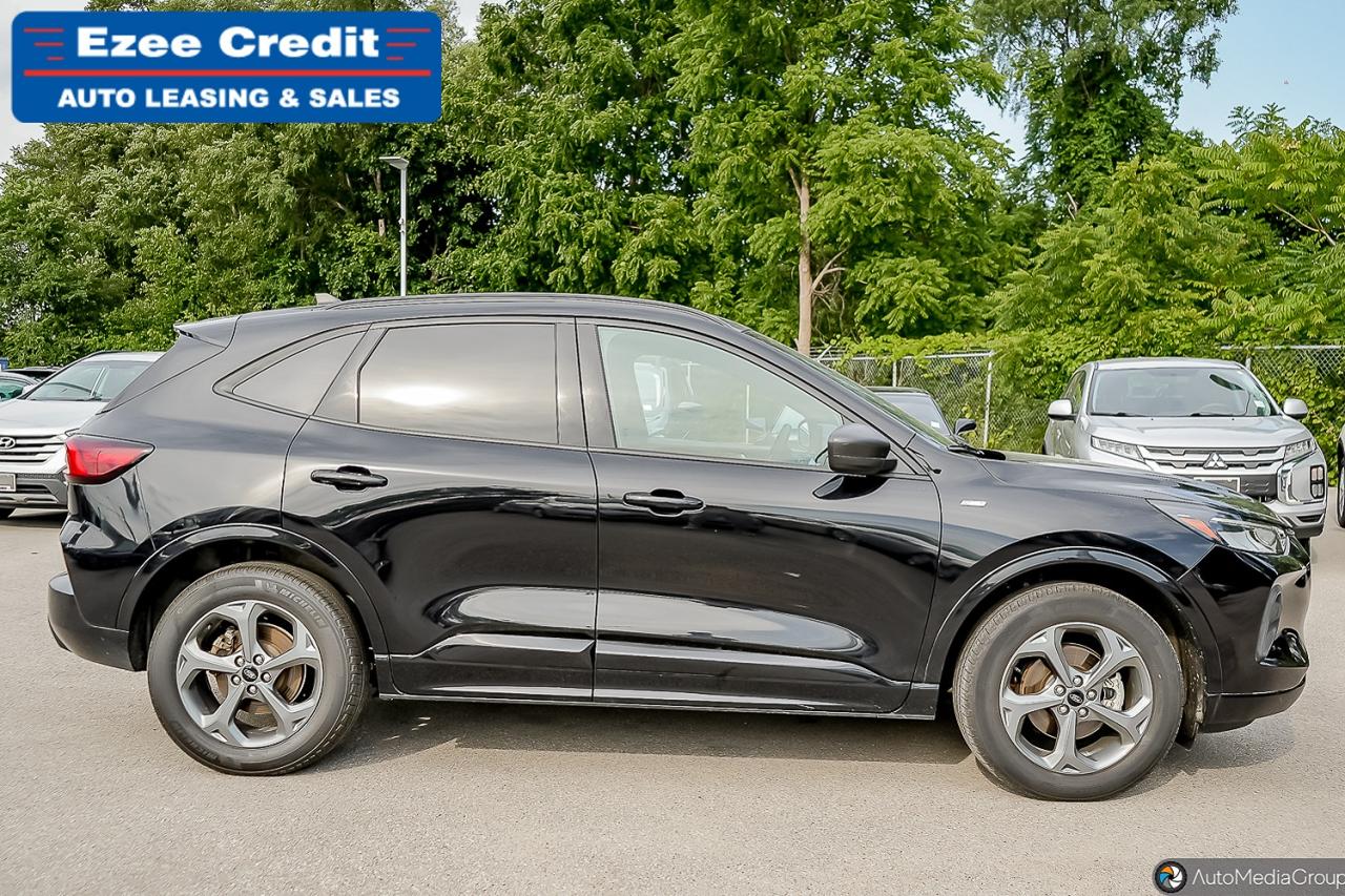 2023 Ford Escape ST-Line Photo30