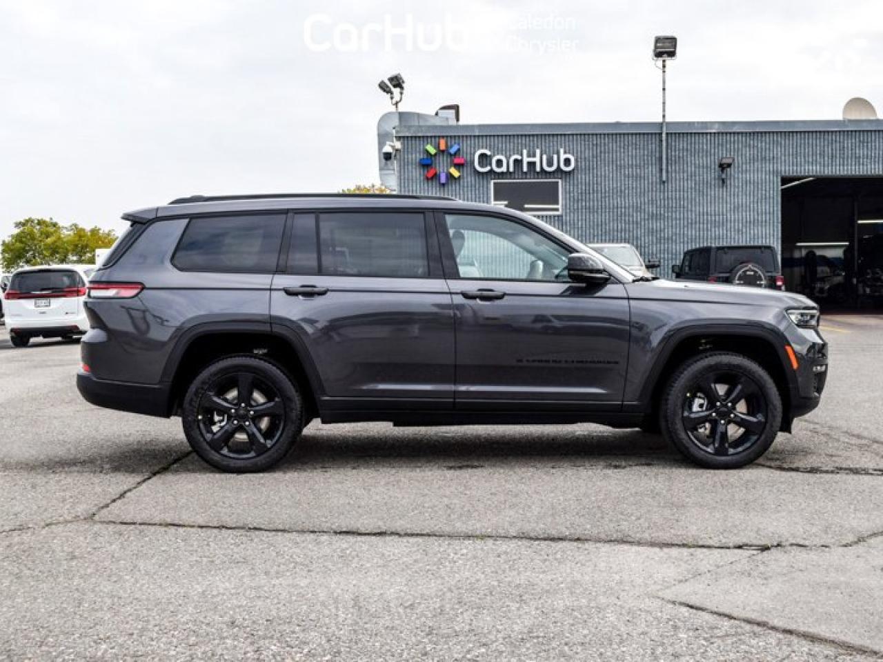 2025 Jeep Grand Cherokee L Limited 7 Seater Pano Sunroof 360 Camera Luxury Group Photo