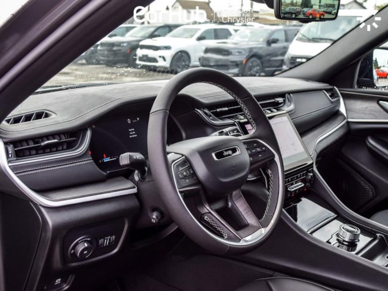 2025 Jeep Grand Cherokee L Limited 7 Seater Pano Sunroof 360 Camera Luxury Group Photo