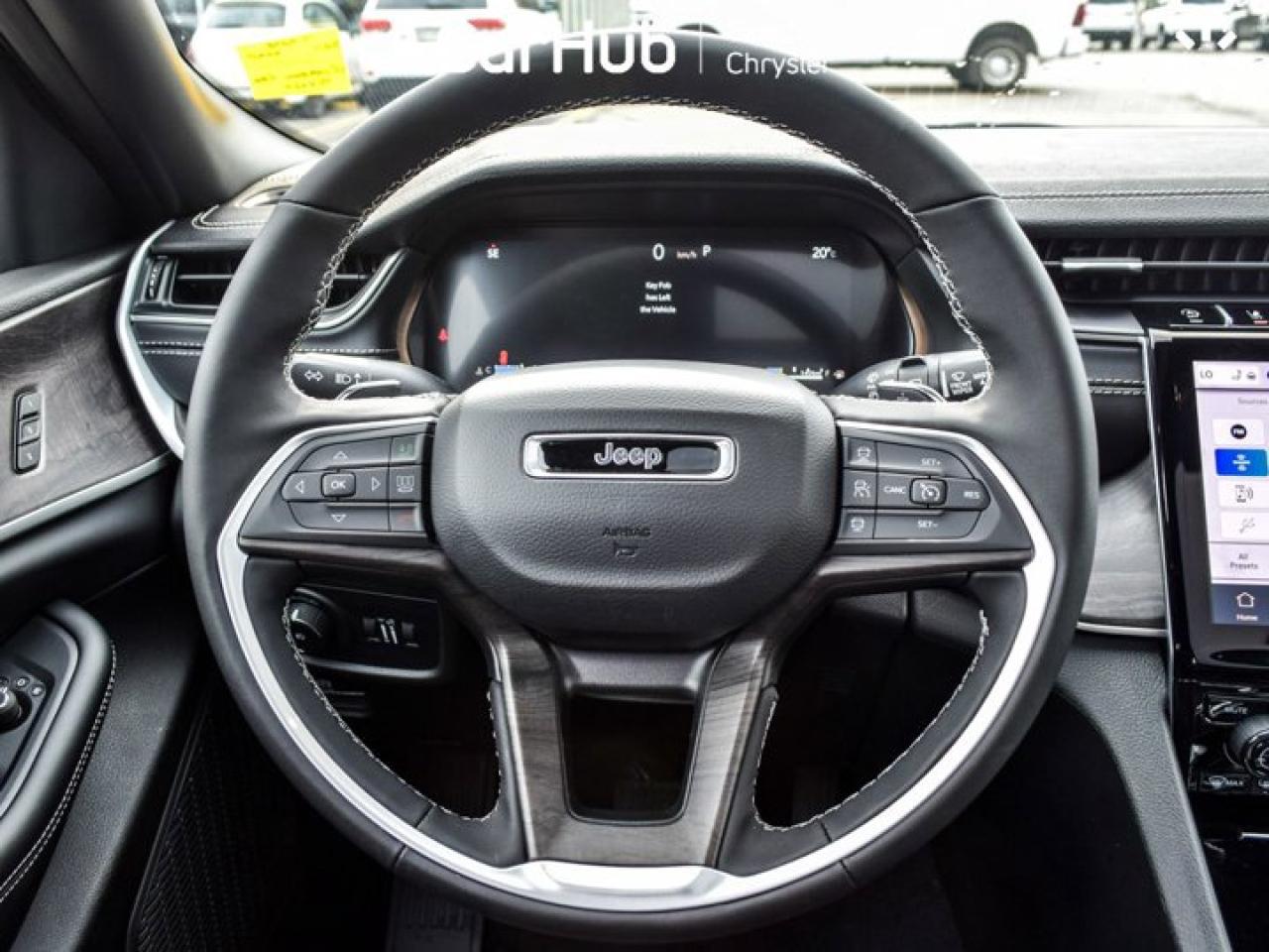 2025 Jeep Grand Cherokee L Limited 7 Seater Pano Sunroof 360 Camera Luxury Group Photo