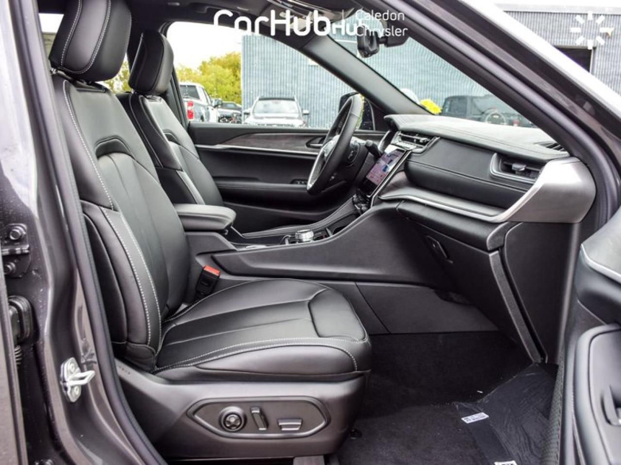 2025 Jeep Grand Cherokee L Limited 7 Seater Pano Sunroof 360 Camera Luxury Group Photo