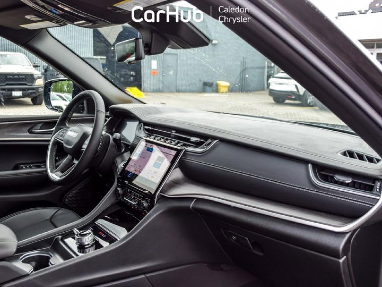 2025 Jeep Grand Cherokee L Limited 7 Seater Pano Sunroof 360 Camera Luxury Group Photo