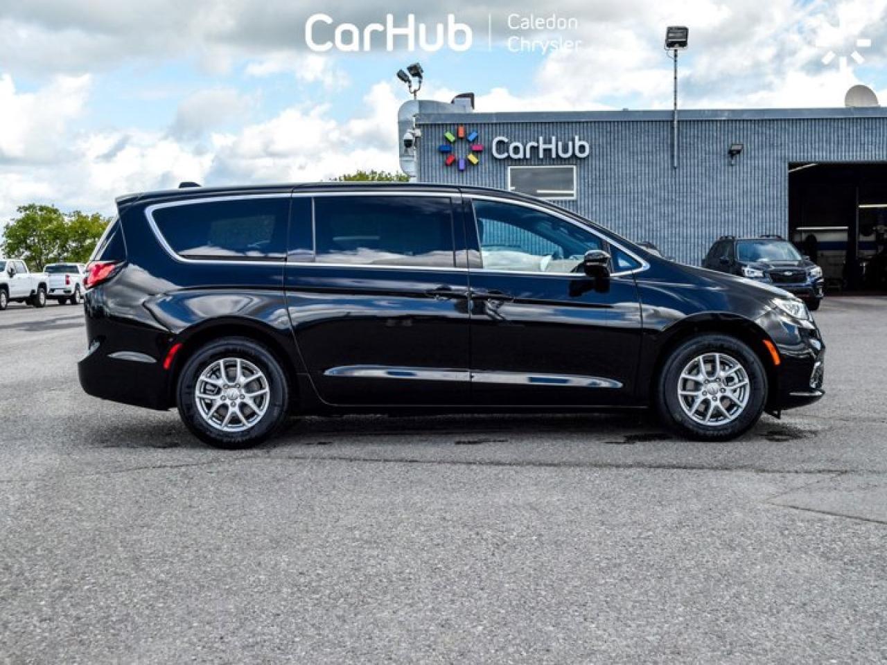 2026 Chrysler Pacifica Select  Passenger 8 Passenger Navigation Remote Start Photo