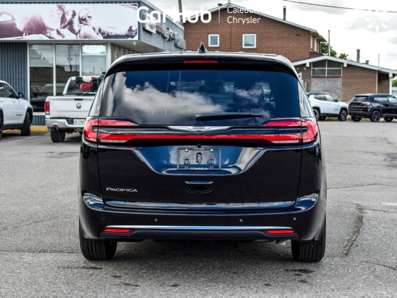 2026 Chrysler Pacifica Select  Passenger 8 Passenger Navigation Remote Start Photo