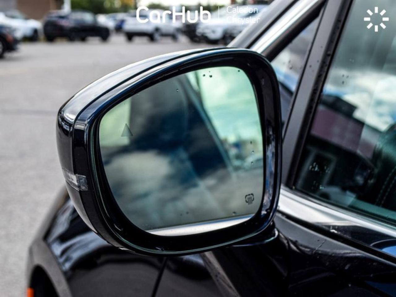 2026 Chrysler Pacifica Select  Passenger 8 Passenger Navigation Remote Start Photo