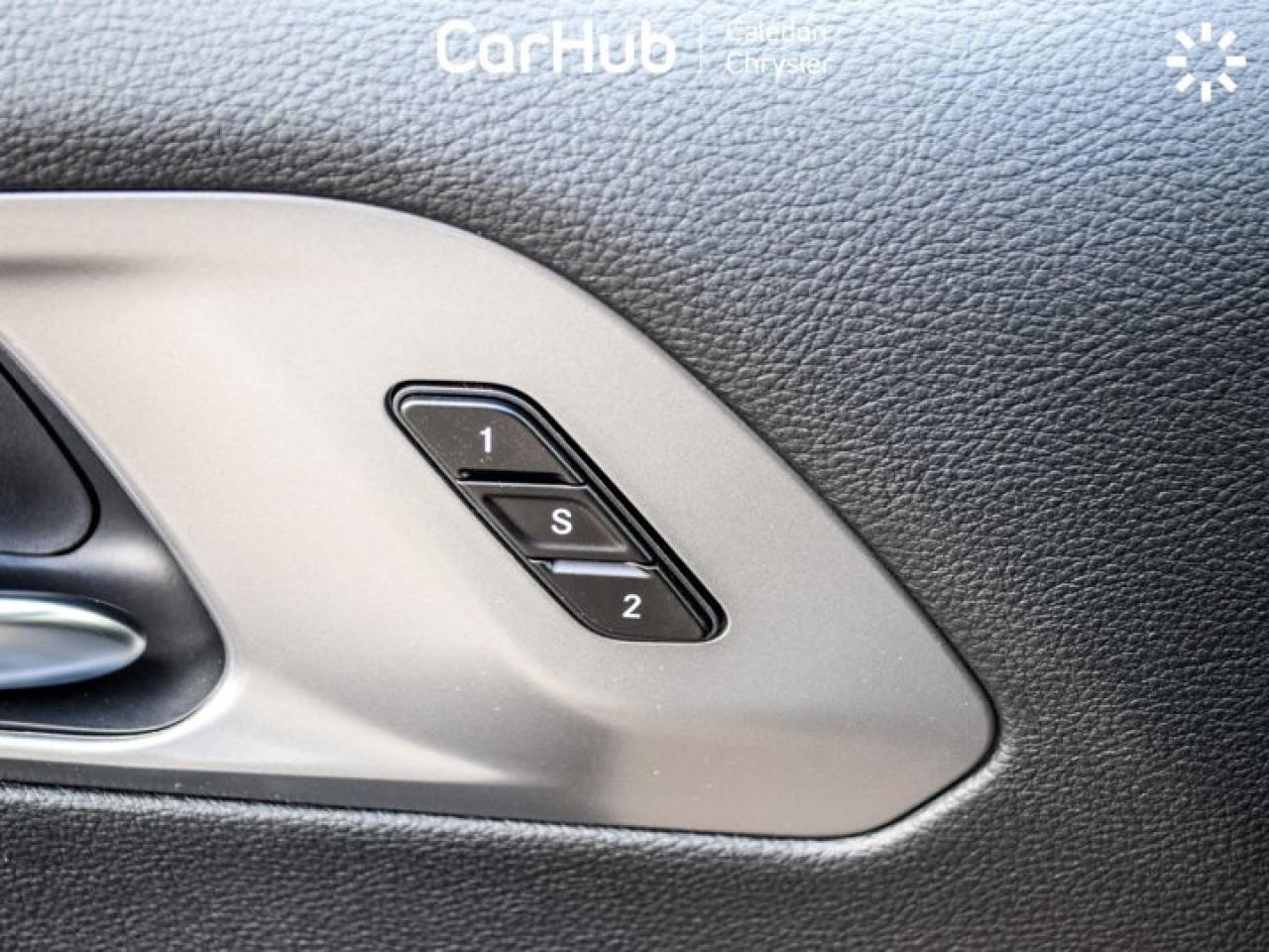 2026 Chrysler Pacifica Select  Passenger 8 Passenger Navigation Remote Start Photo