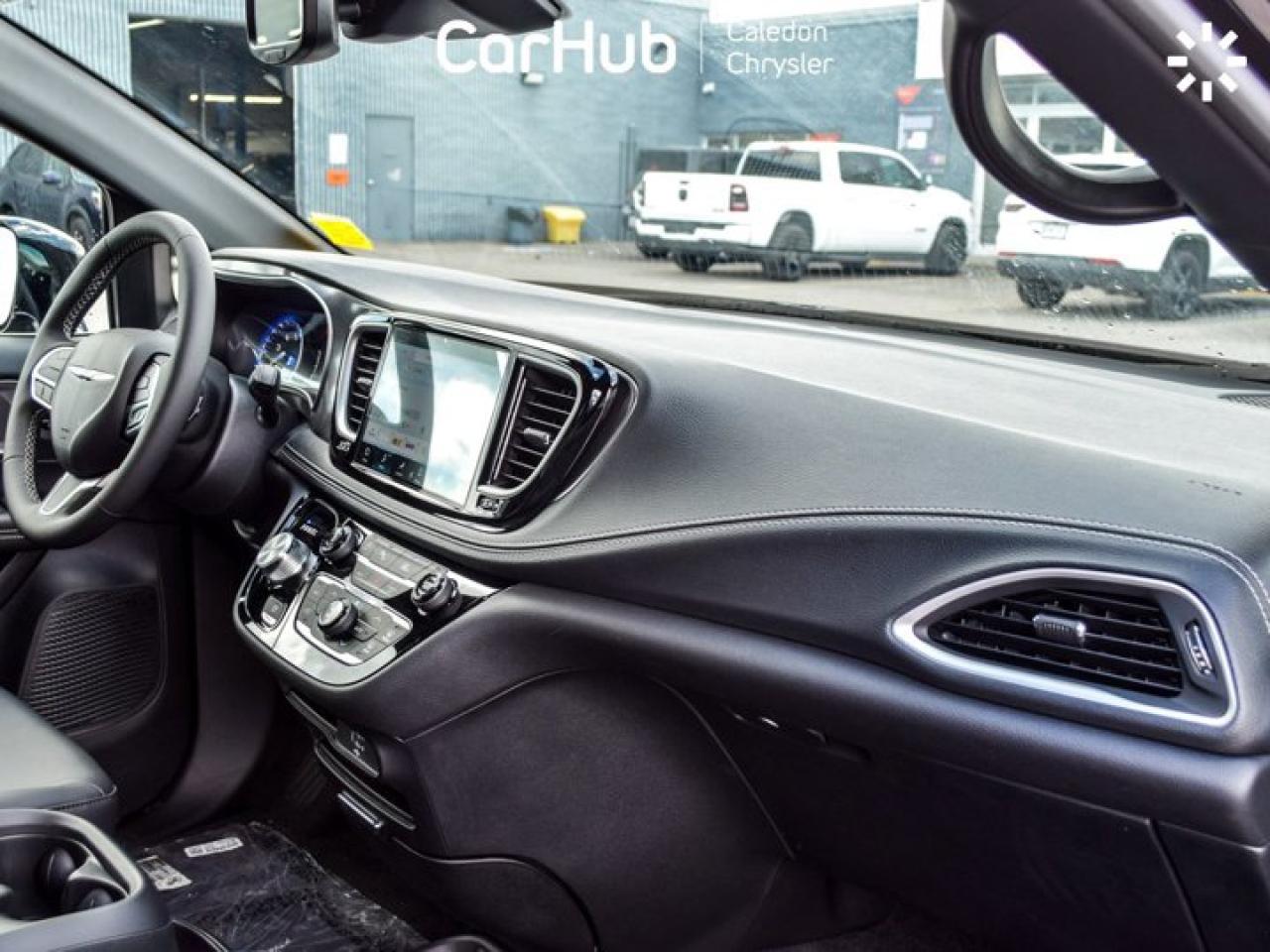 2026 Chrysler Pacifica Select  Passenger 8 Passenger Navigation Remote Start Photo