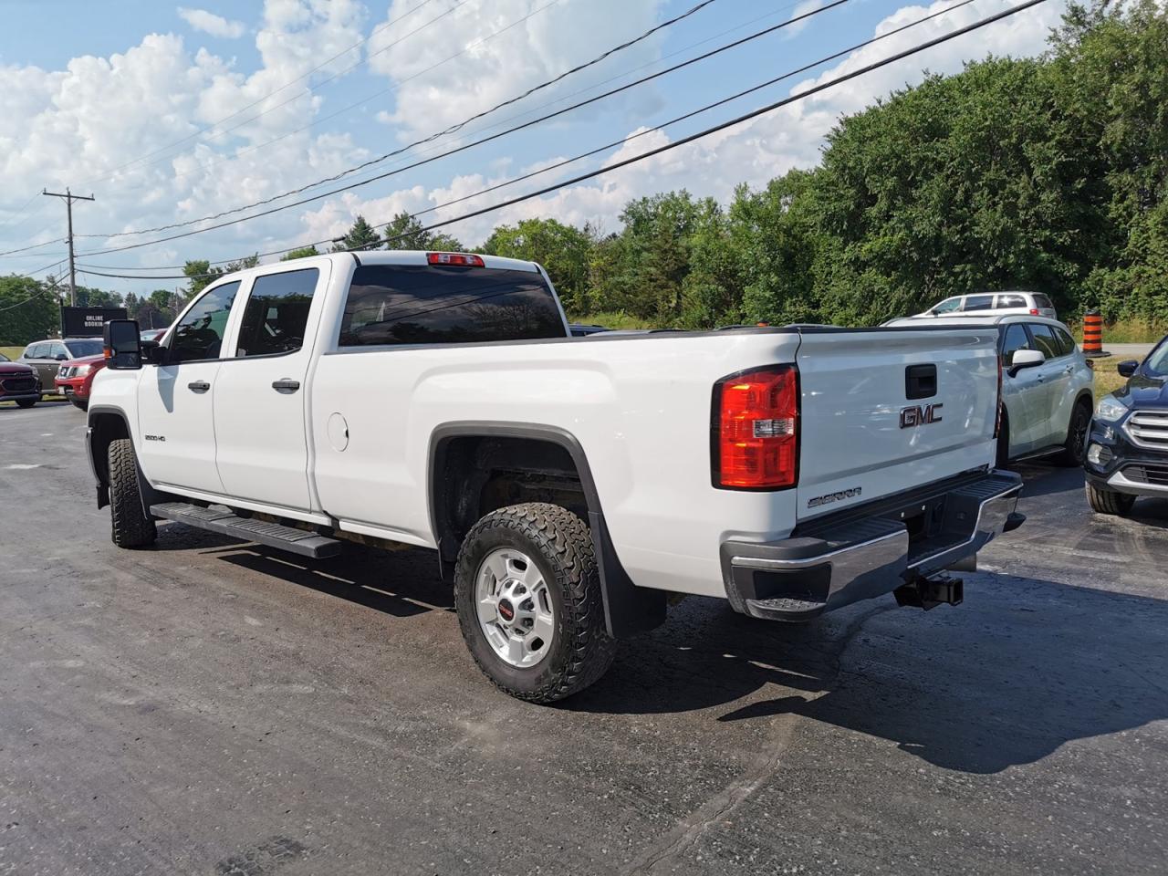 2019 GMC Sierra 2500 HD Photo2