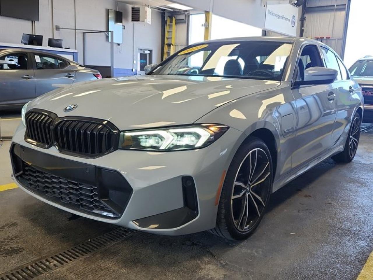 Used 2023 BMW 3 Series 330e xDrive | PHEV | M Sport Pkg | Leather | Sunroof | Nav | CarPlay + Android | BSM | Rear Camera | for sale in Guelph, ON