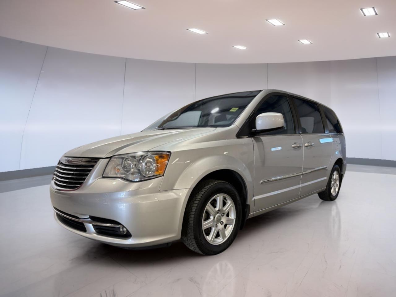 Used 2012 Chrysler Town & Country TOURING for sale in Moose Jaw, SK