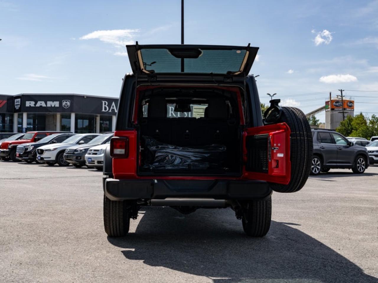 2025 Jeep Wrangler Sport S Photo